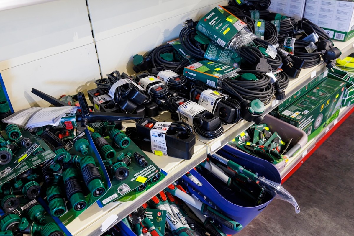 Kreće totalno ludilo u Kaštelima, poznati outlet šokirao niskim cijenama: Od danas imaju kućanske aparate, alat, bazene, jacuzzije...