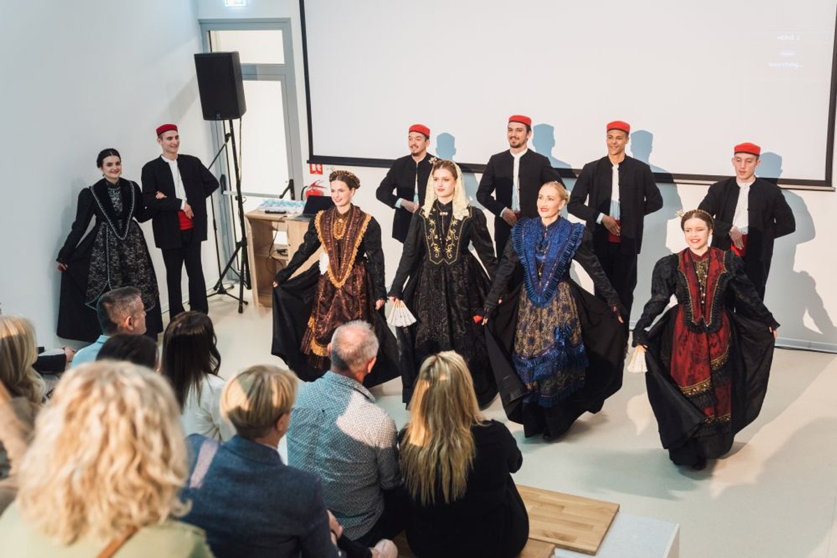 Yours digitally, Central Dalmatia | foto: Igor Jakšić