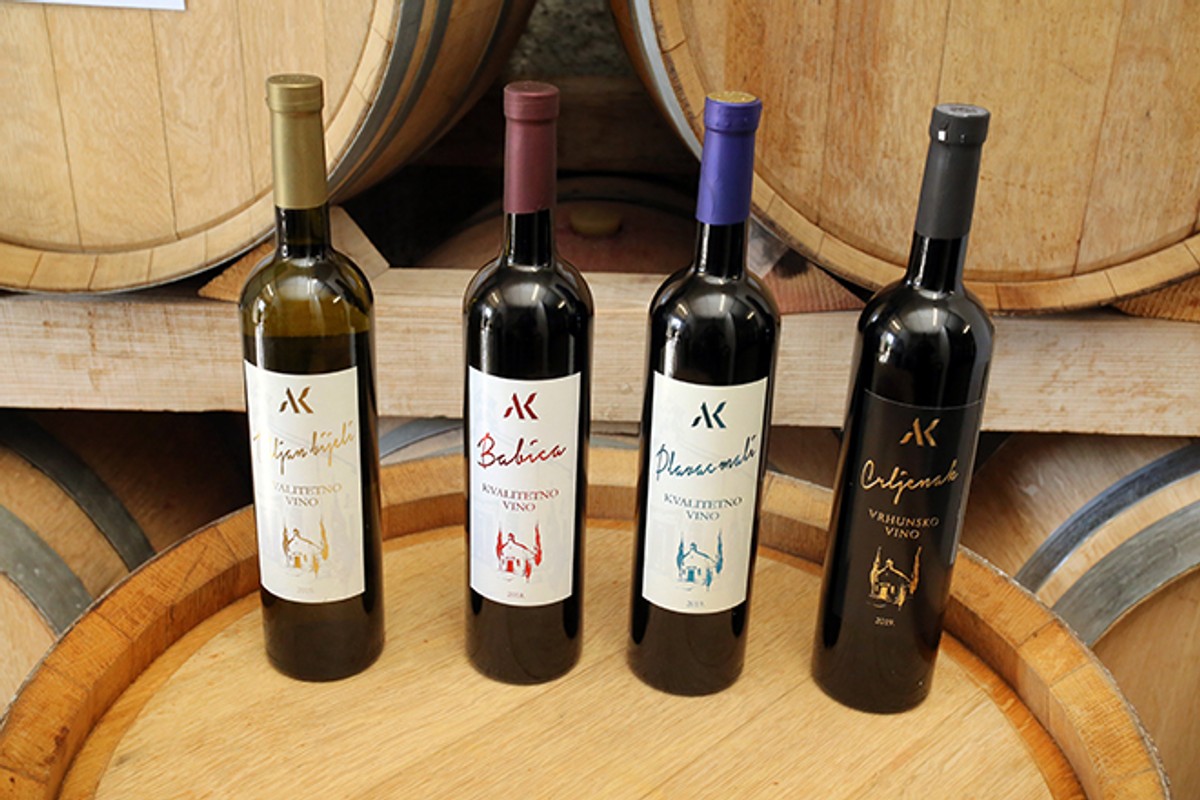 DOMOVINA CRLJENKA Ante Kuzmanić: 'Godišnje odmore provedem u vinogradu, ne idem po plaži i na skijanja, to je moj užitak i odmor'