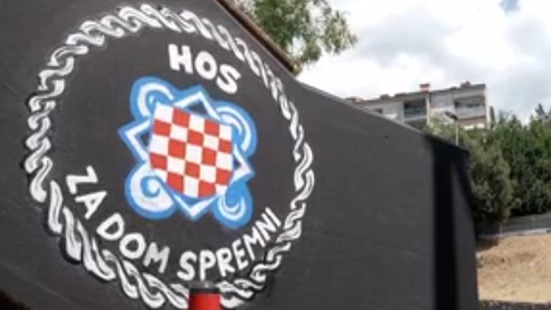 HOS-ov mural u Rijeci preliven crvenom bojom