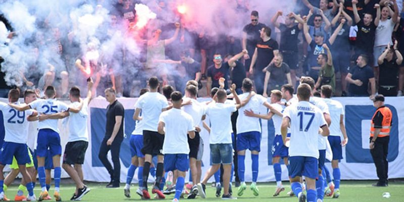 DAN NAKON SLAVLJA Policija privodi navijače