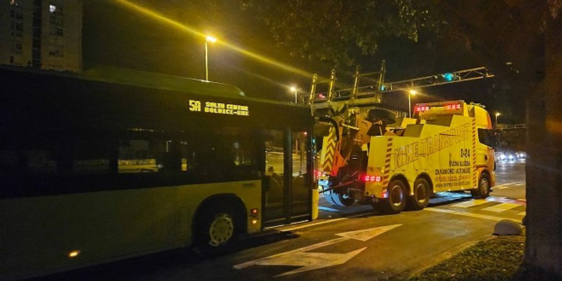 VIDEO Jeste li ikada svjedočili vuči autobusa koji nije u voznom stanju?