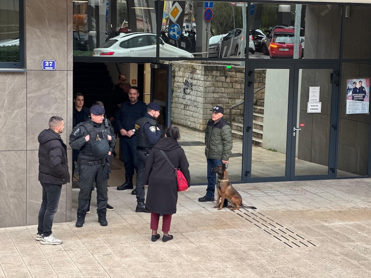 Dojava o bombi na sudu | foto: Veljko Martinović
