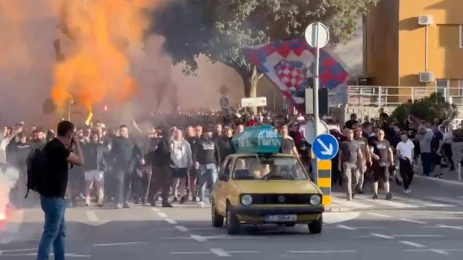 POLICIJA U AKCIJI Torcida na udaru zbog Židova, Auschwitza i Adolfa Hitlera