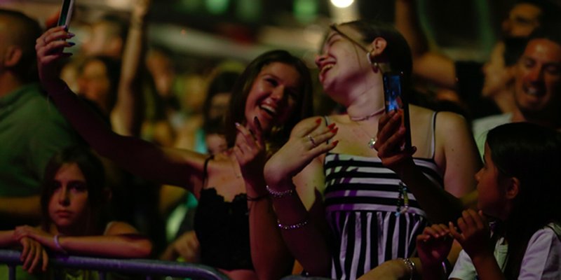 FOTOGALERIJA Dalmatino i vatromet na Dan pobjede na splitskoj Rivi