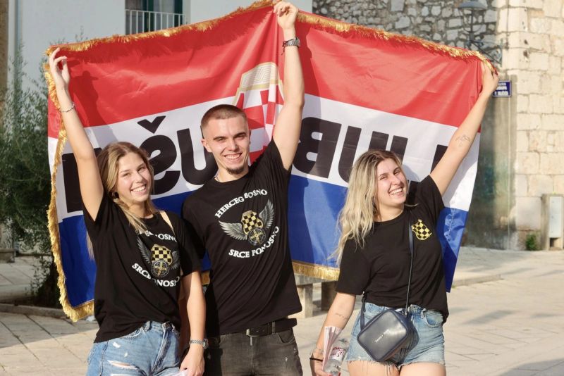 FOTOGALERIJA Majka na svoju kćer prenijela ljubav prema Thompsonu: 'Obožavam ga'