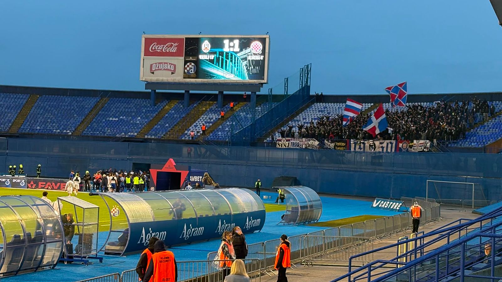 Evo što je Torcida skandirala nakon utakmice u Maksimiru