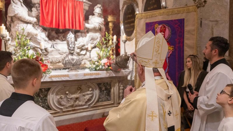 FOTOGALERIJA: U splitskoj prvostolnici započela devetnica sv. Dujmu