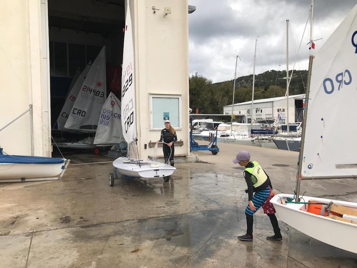 Mladi jedriličari sa Zente