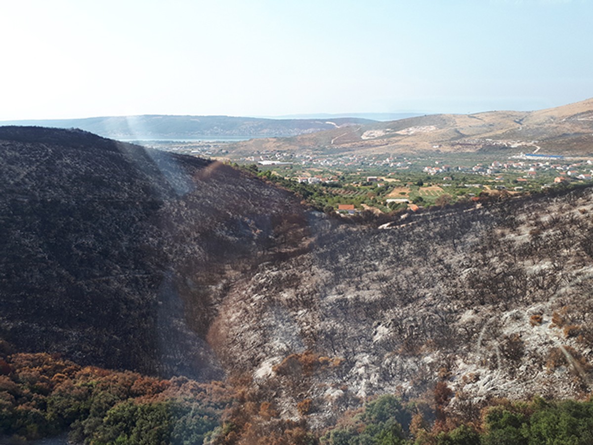 Vlak slobode se vratio u Split, od Labina do Kaštel Starog se vozi sporije da ne bi iskre od kočenja izazvale požar
