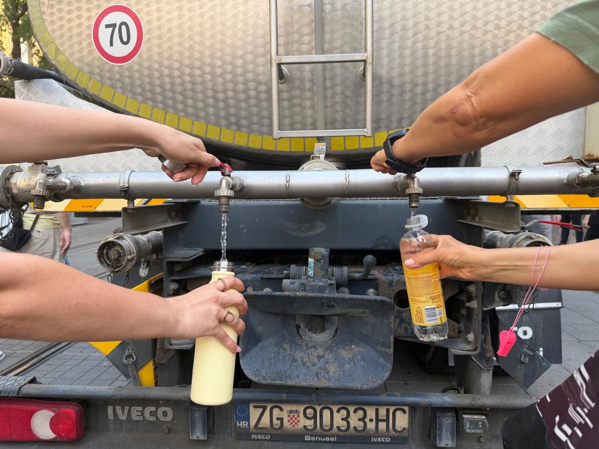 NEZAPAMĆENI EMOTIVNI NABOJ Mnogi su kraj zagrebačkog skupa dočekali u suzama