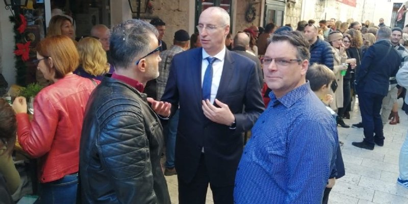 SILVESTROVO U SPLITU Pun grad ljudi, lijepo vrijeme su mnogi iskoristili za uživanje na suncu