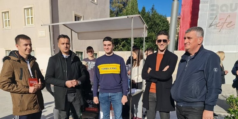 CRO DEMOSKOP Blagi pad podrške HDZ-u, referendumska inicijativa pomogla Mostu