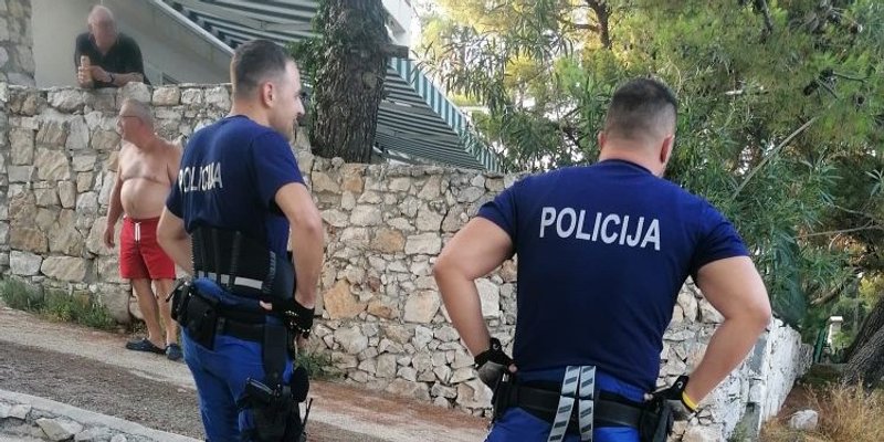 FOTO/VIDEO: ČIOVO U SMRADU Septičku jamu ispraznio na obližnju plažu