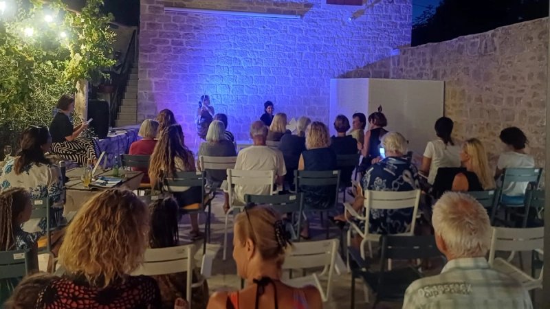 Večer poezije s Monikom Herceg na Zlarinu