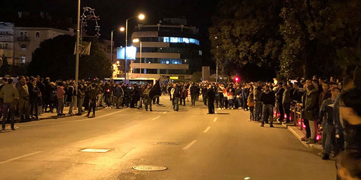 VIDEO: Mimohod završen bakljadom i pjesmom u čast gradu heroju Vukovaru!