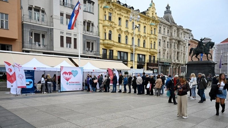 Besplatna provjera srca u Zagrebu: Na Trgu bana Jelačića građani mogu napraviti EKG i razgovarati s kardiolozima