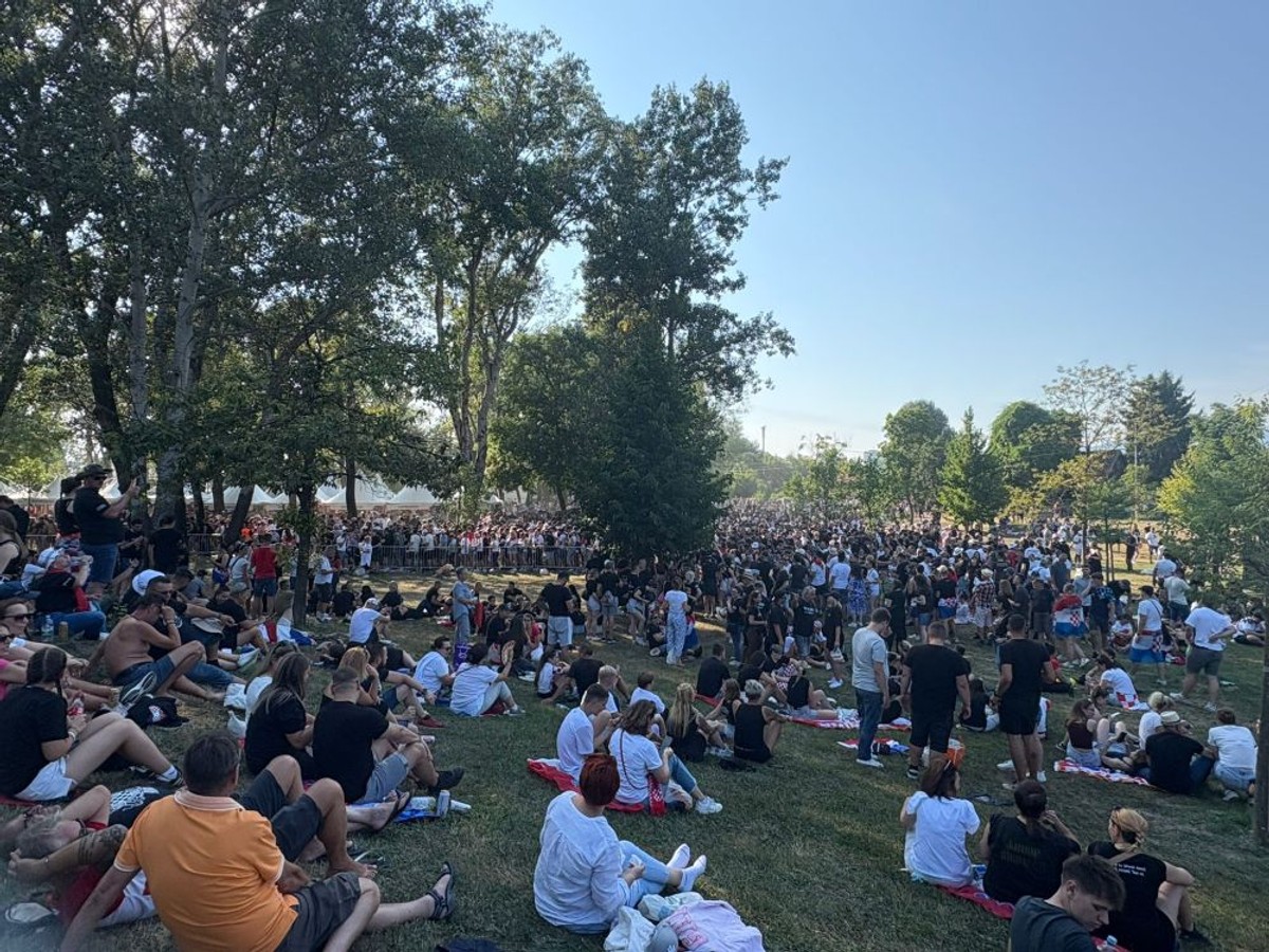 ZAVRŠIO KONCERT NA HIPODROMU Thompson: 'Ovo će se pamtiti!'