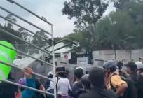VIDEO Neredi na otvaranju Svjetskog prvenstva: Prosvjednici probili ogradu dok je svirala himna