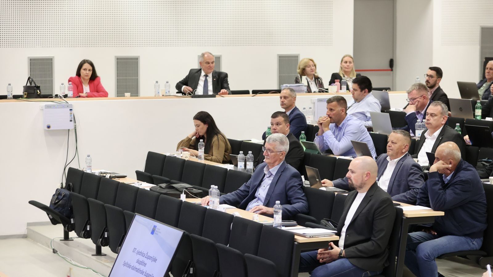 Skraćuje se 'aktualac' u Skupštini: 'Koliko sitna duša moraš biti da u situaciji kada donosiš sve odluke, planove, projekte, dijeliš (našu) lovu kako god i kome god...'