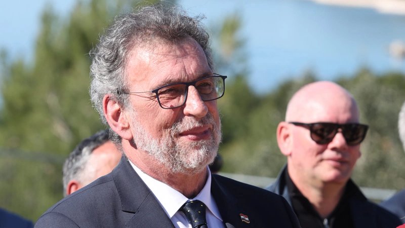 FUCHS O PROSVJEDU 'Krivo računaju i krivo prikazuju određene brojke'