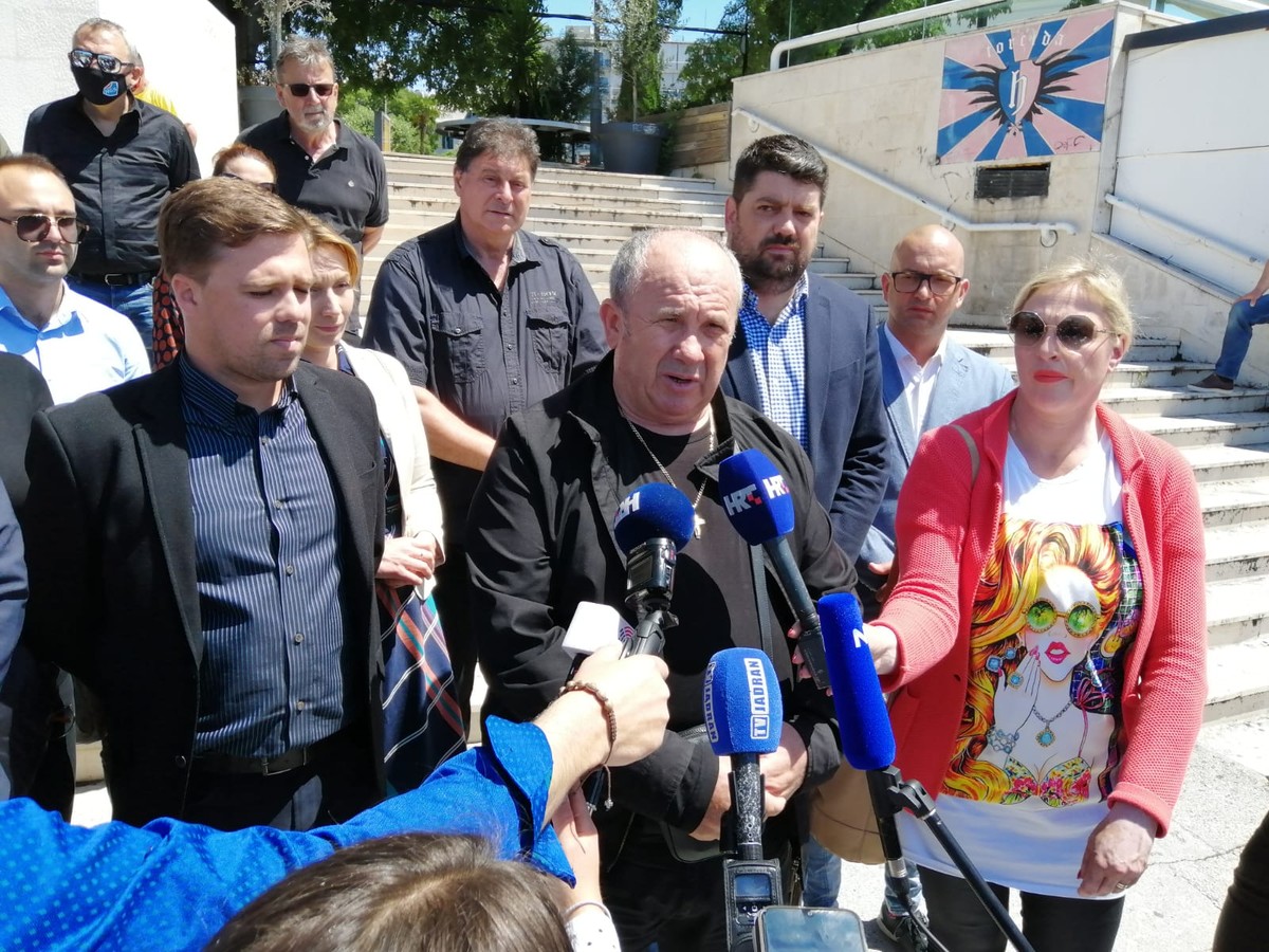 KERUM ZAPJEVAO I PORUČIO: 'U nedjelju birate između teorije ili da od Splita napravimo gradilište'