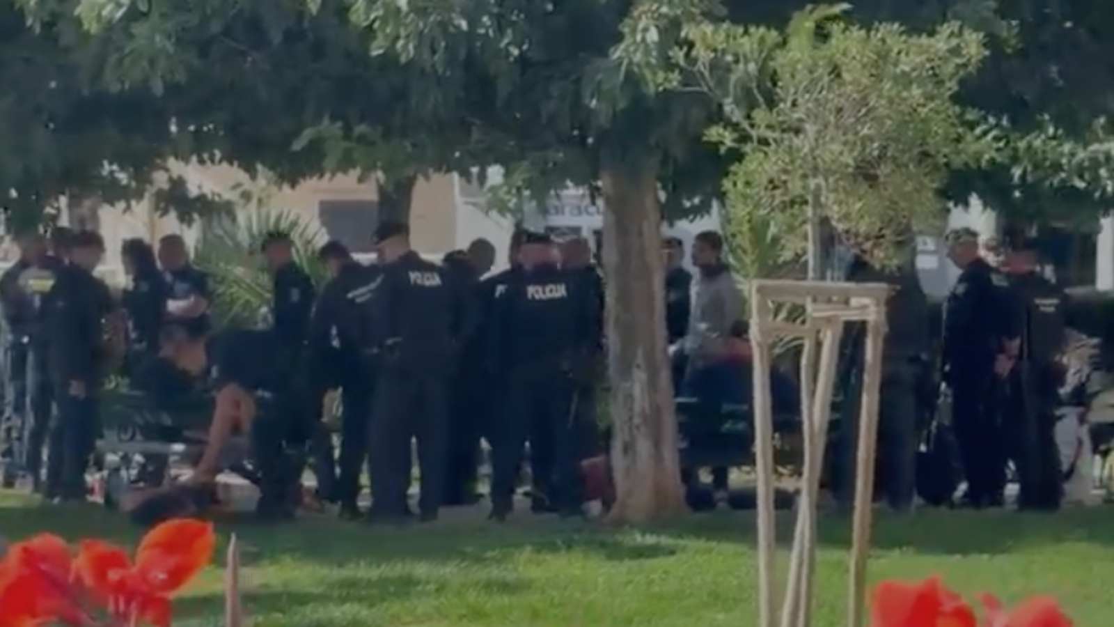 VIDEO Pogledajte snimke privođenja zbog nacističkog skandiranja u Splitu
