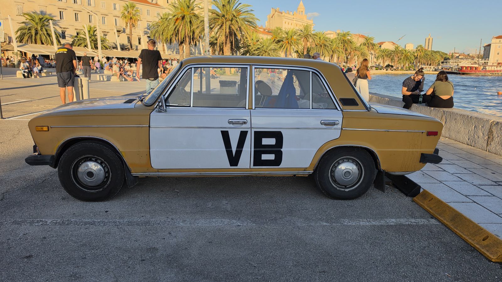 Čehoslovačka policija u Splitu? Ne, riječ je o poljskom oldtimeru
