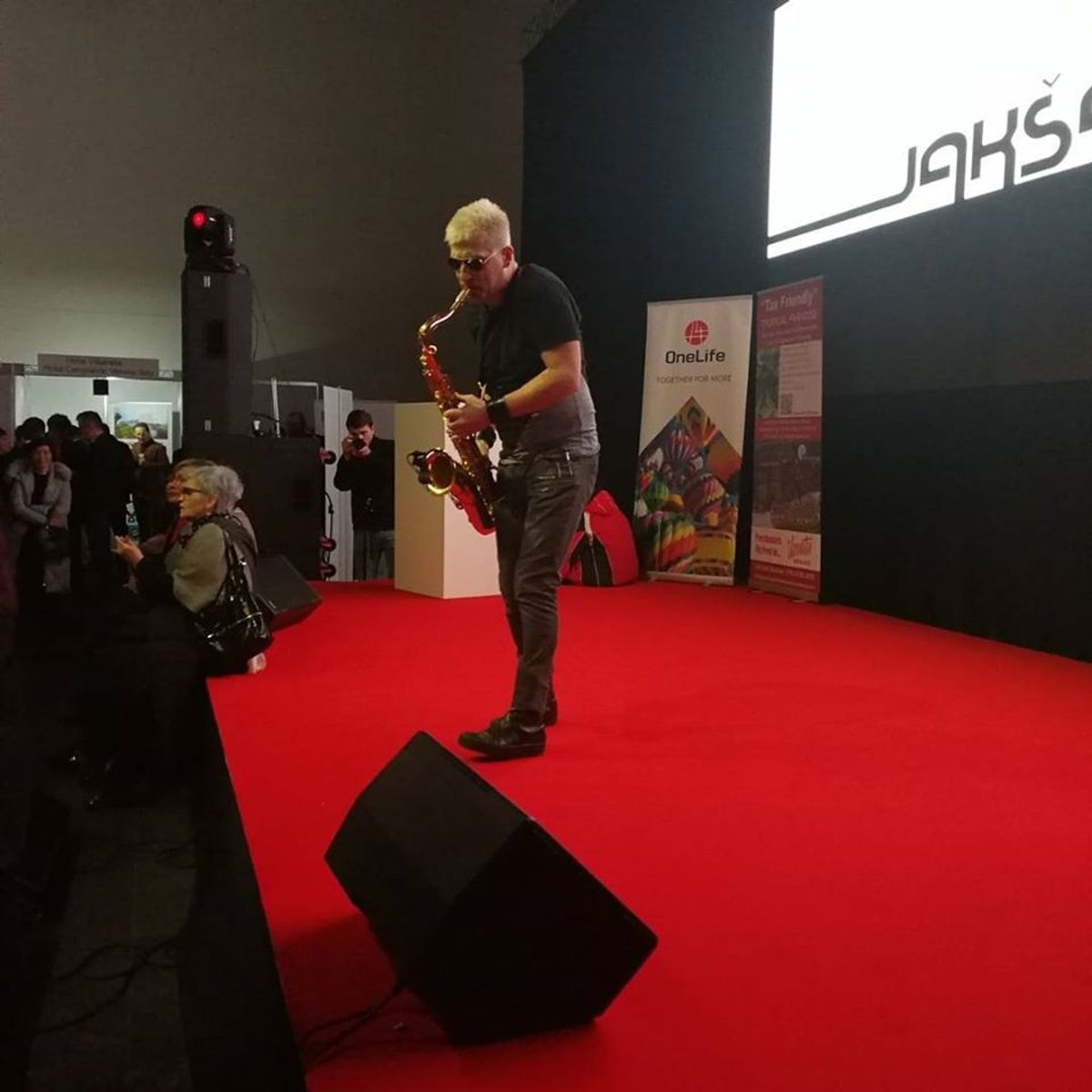 VIDEO Daleka obala ide dalje s novim frontmenom