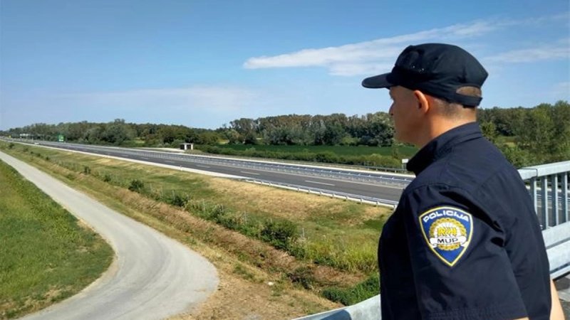 policija policajac autocesta