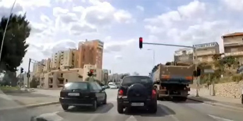 VIDEO: Pogledajte kako je proletio kamionom kroz crveno u Splitu