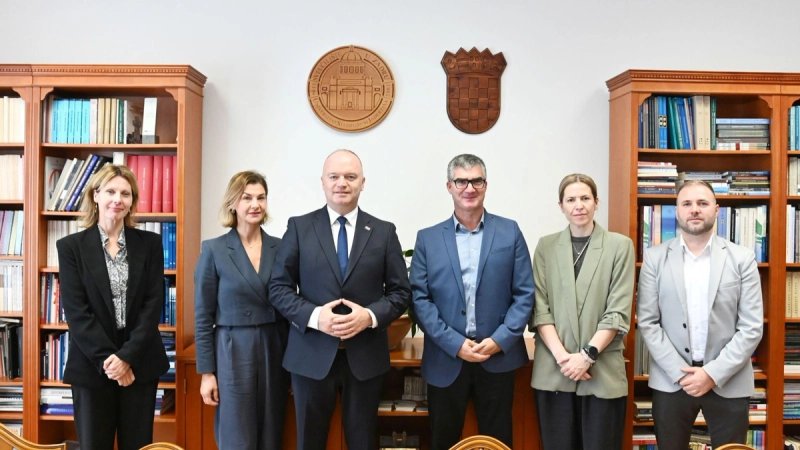 Ministar Šipić u potrazi za novim rješenjima za demografske probleme, uključuje Sveučilište u Zadru