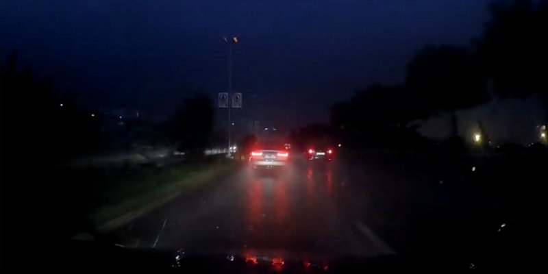 VIDEO: Pogledajte trenutak kad je grom 'ugasio' rasvjetu u Splitu