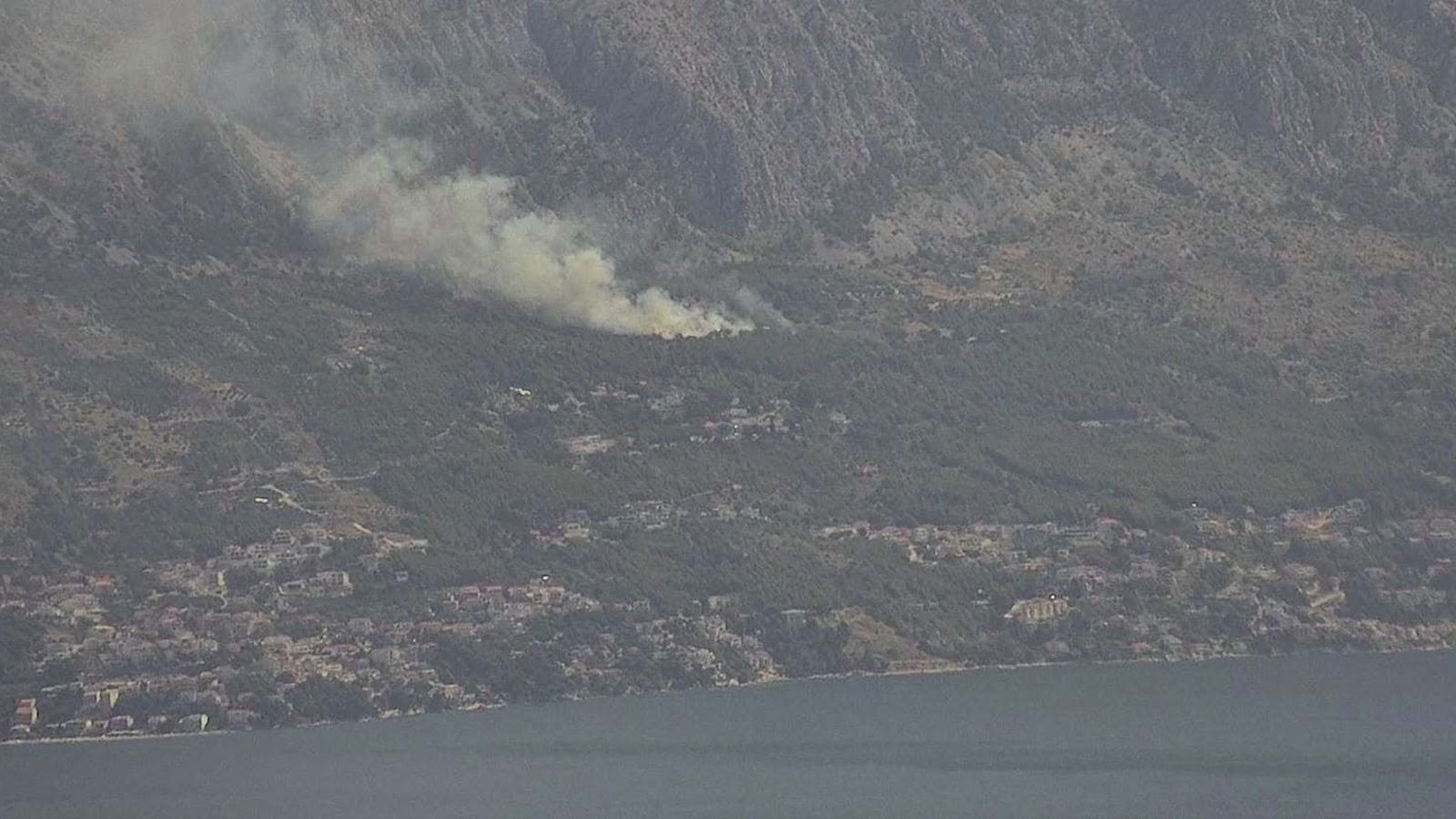 Brza vatrogasna intervencija spriječila širenje požara kod Omiša