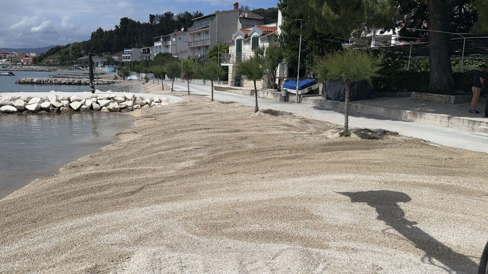 FOTOGALERIJA Završeni radovi na dohrani plaža i sanaciji pera u Podstrani