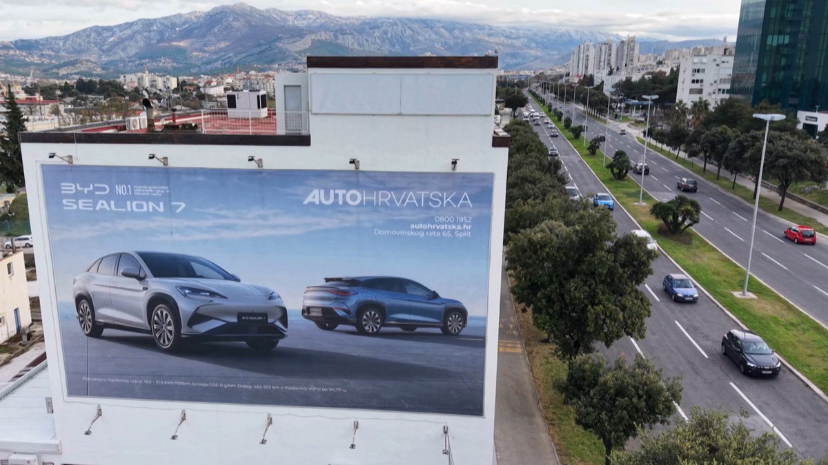 Brač u znaku BYD-a: Auto Hrvatska dovozi pet modela na supetarsku rivu, a možete ih i provozati