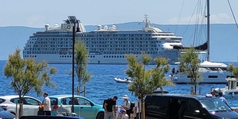 Apartmanizacija Bola stigla - brodom!