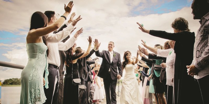 Policija kod Sesveta upala na svadbu i uhitila mladi par