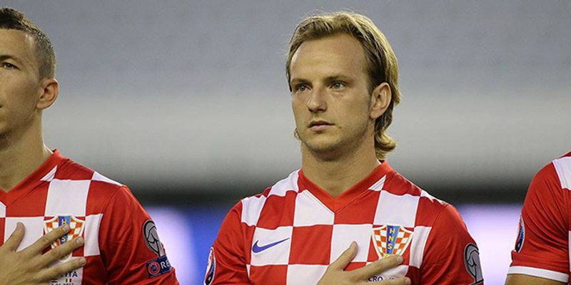 Emotivni Rakitić: 'Sjećam se kada je otac bratu i meni otvorio kutiju u kojoj su bila dva dresa s hrvatskim kockicama' 