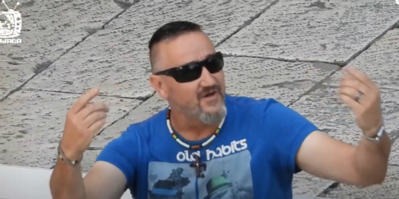 SKRIVENA KAMERA Pogledajte kako su ljudi reagirali kada su na stanici čuli 'Lijepu našu' i Srpsko kolo