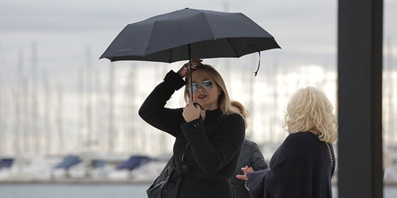 ZIMSKI AKVAREL Zbog kiše odgođen večerašnji program na Rivi