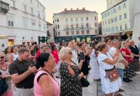 ZA NAJEŽITI SE Pjaca pjeva u čast Oliveru
