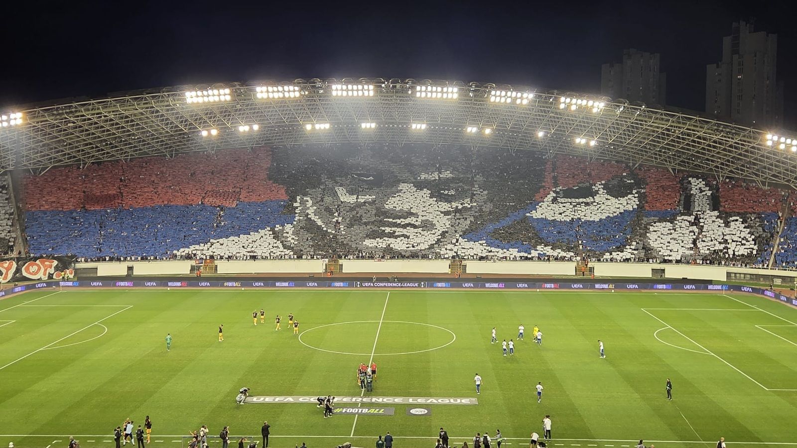 Impresivna koreografija Torcide u čast ratniku Ivanu Gudelju