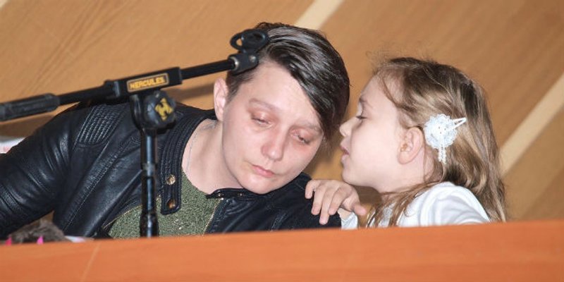 Željka Mitrović Jurić u Solinu: Na poznatoj fotografiji 'djevojčice u plavom kaputiću' sam uplakana jer su četnici ubili mog prijatelja, a ubojica i danas slobodno šeta Vukovarom
