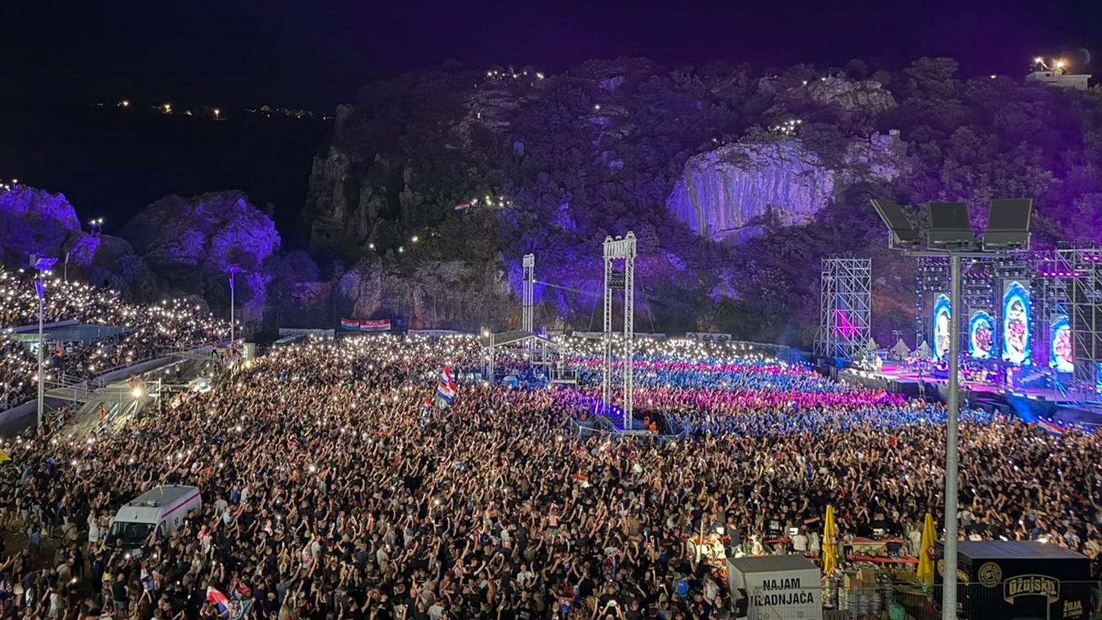 ČAROBAN TRENUTAK 20 tisuća svjetala obasjalo Gospin dolac uz 'Samo je ljubav tajna dvaju svjetova'