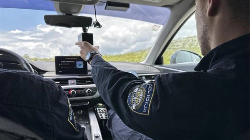 Ponavljaču prometnih prekršaja trajno oduzet Audi, završio iza rešetaka