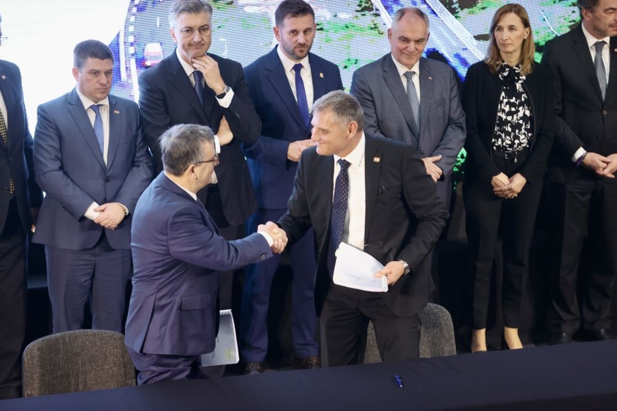 PLENKOVIĆ U SPLITU 'Nema većeg prioriteta u Dalmaciji od brze ceste do Omiša'