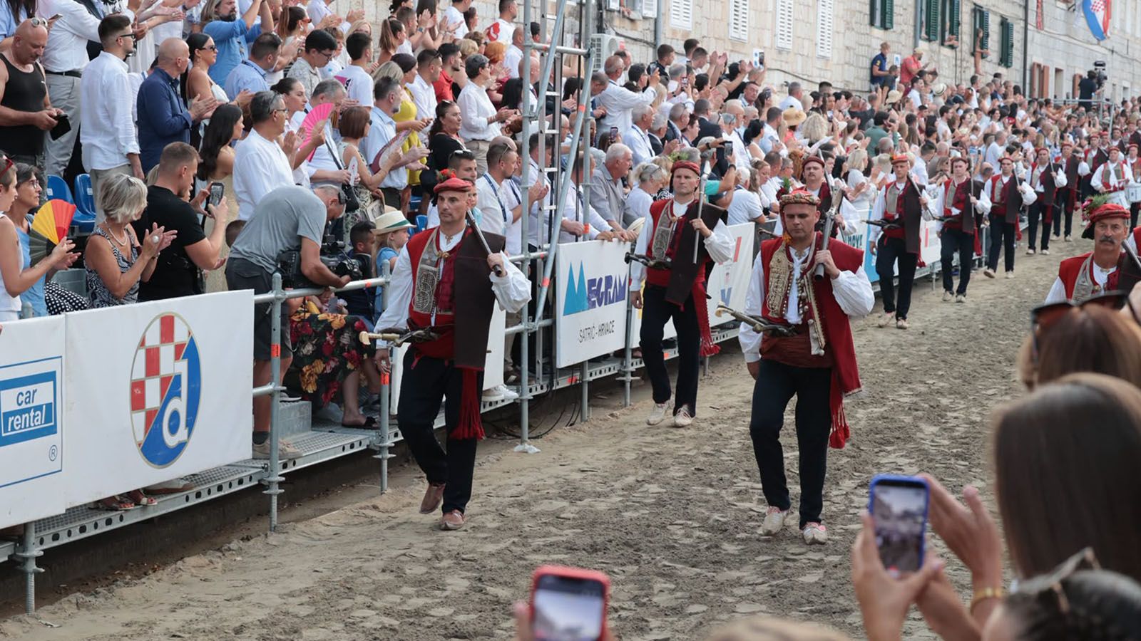 Primijetili ste Dinamov grb na Alki? Sada se šire neistine, ovako stvari stoje glede Hajduka