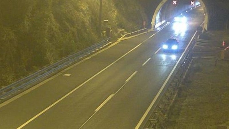 Oprez na A1: Vozilo u kvaru u tunelu Sveti Rok