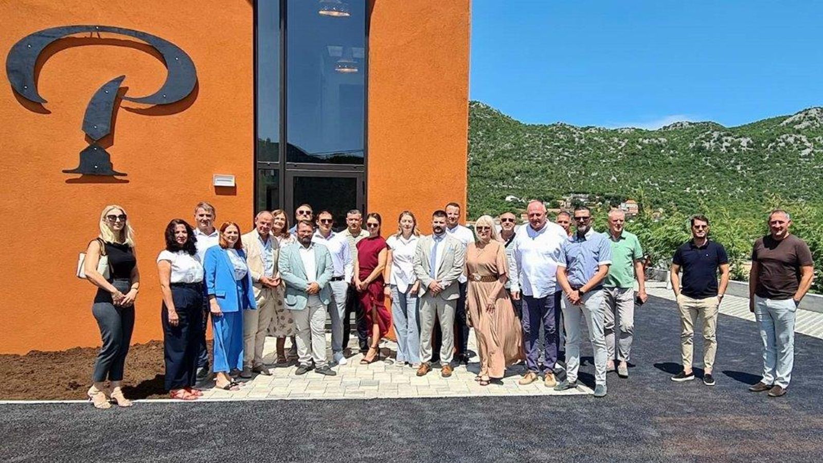 Gospodarsko vijeće splitske HGK u novom pogonu Poetica destilerije u Vrgorcu